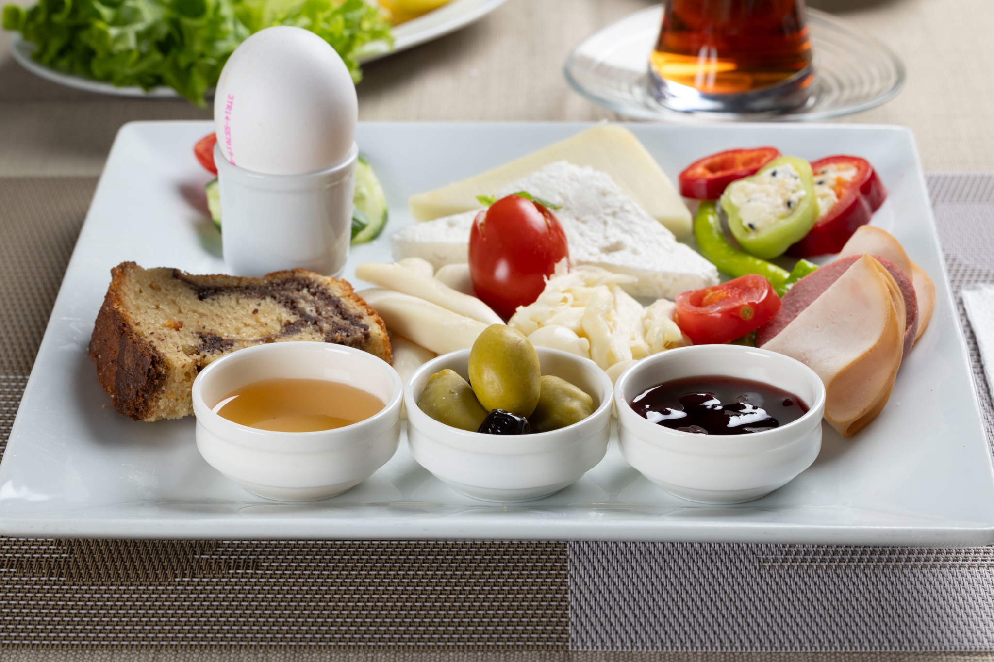 Kahvaltı sunumu